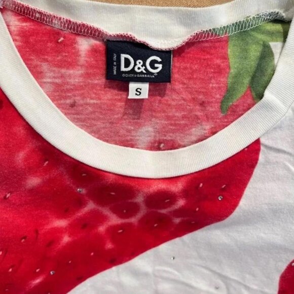 Dolce & Gabbana Strawberry T-Shirt - Picture 2 of 6